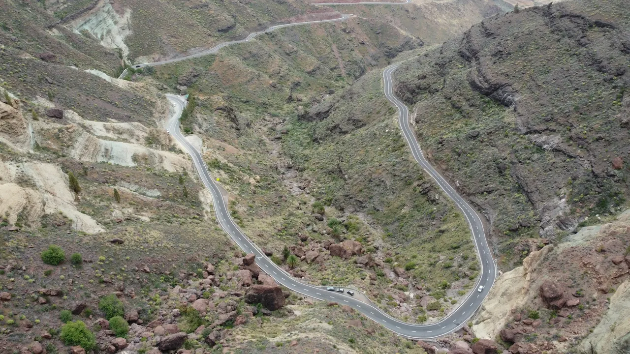 Serpentinenstraße im Bergland von Gran Canaria